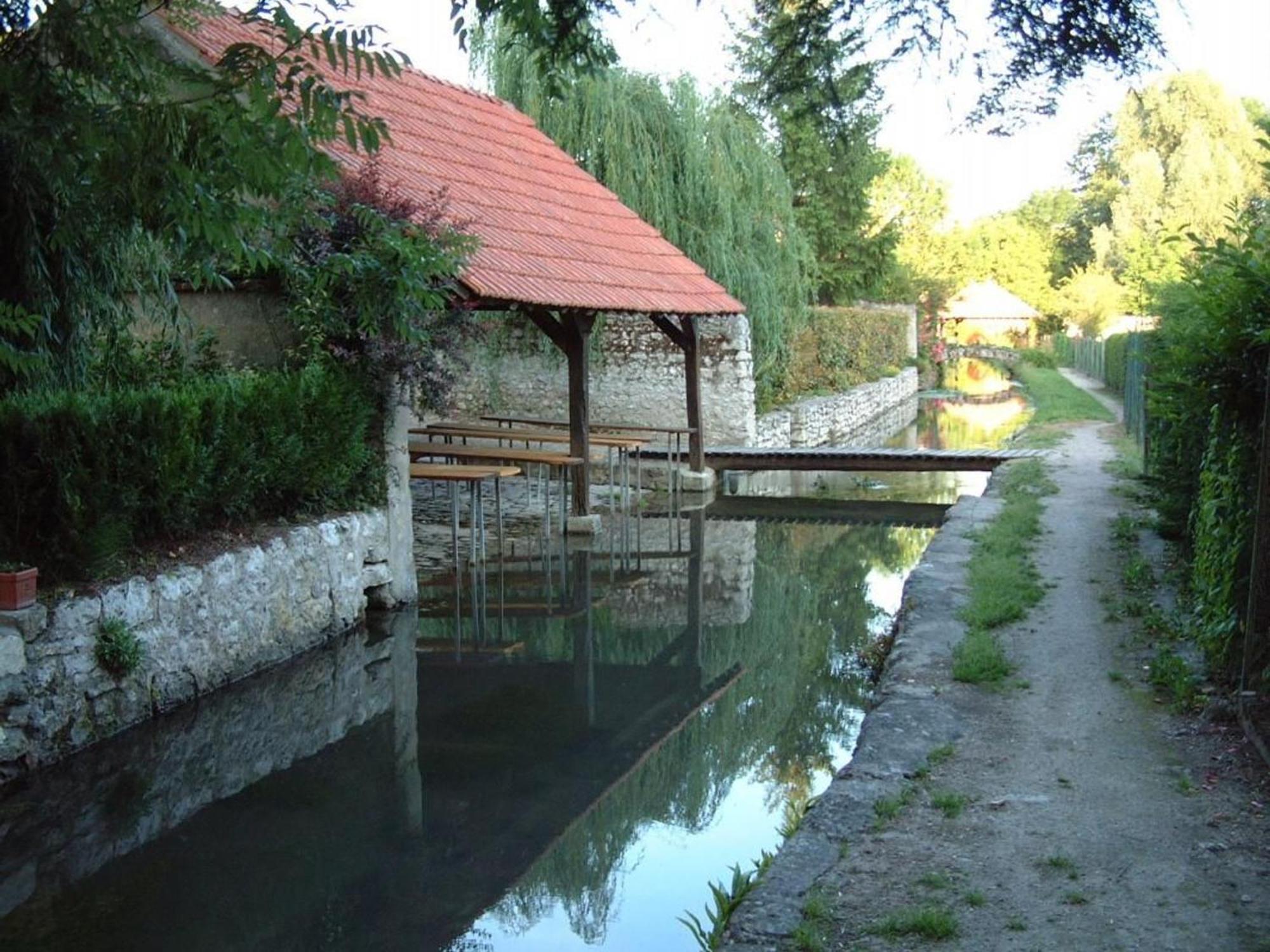 Bed and Breakfast Charme Au Coeur Des Chateaux : Chambre D'Hotes Avec Wifi - Fr-1-590-329 Tavers Zewnętrze zdjęcie