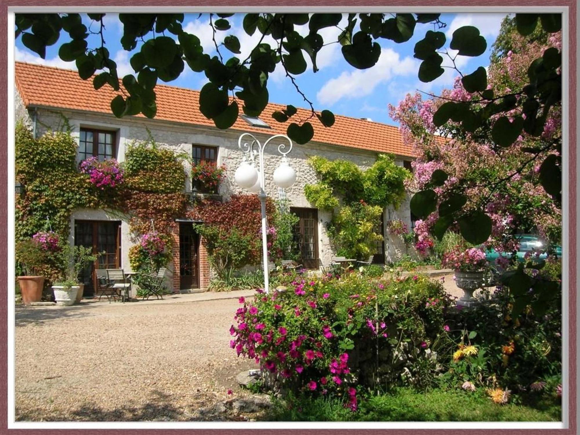 Bed and Breakfast Charme Au Coeur Des Chateaux : Chambre D'Hotes Avec Wifi - Fr-1-590-329 Tavers Zewnętrze zdjęcie